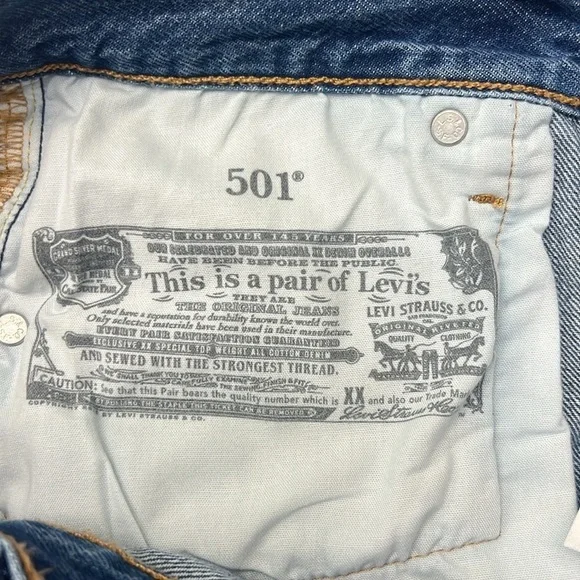 Original 501 Levi Jean shorts, cut offs, raw hems, Sz. 27, button up fly, EUC - Picture 13 of 14